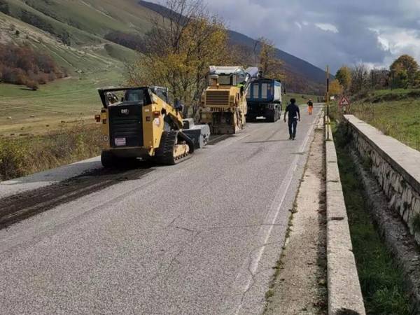 Lavori a Passo Godi di risanamento del manto stradale