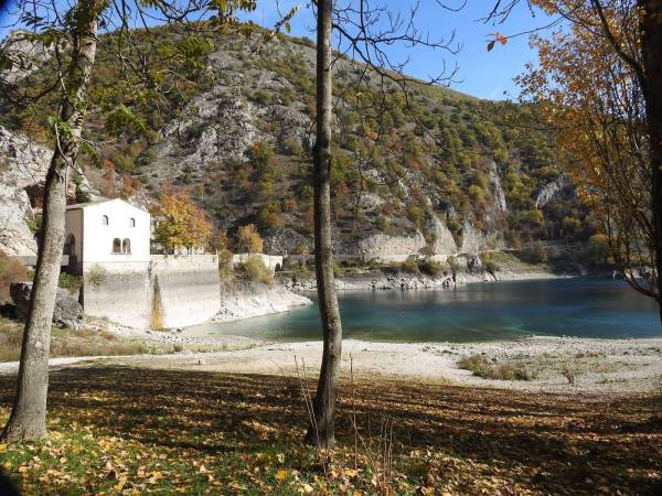 FOLIAGE AL LAGO DI SAN DOMENICO