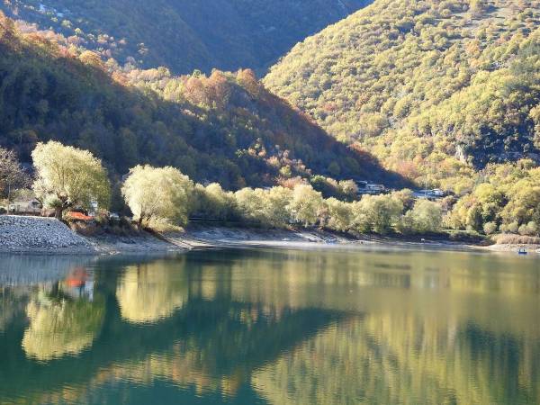 Ad Amarena, mia concittadina e confidente IL FOLIAGE AL LAGO DI SCANNO