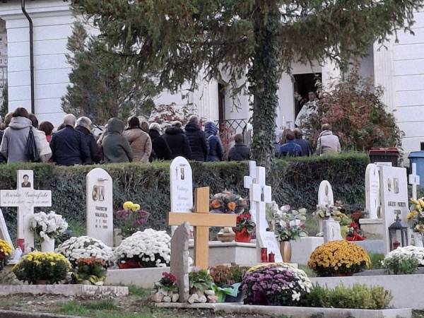 Commemorazione dei defunti nella festività di Ognissanti