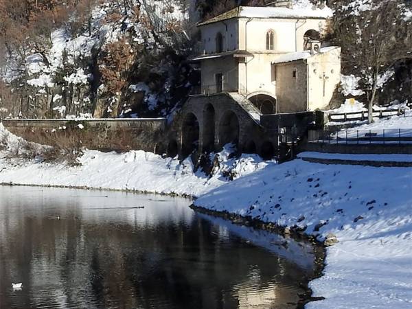 Al Lago di Scanno Col suo ambiente innevato