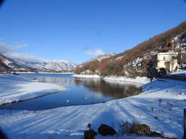 Al Lago di Scanno Col suo ambiente innevato