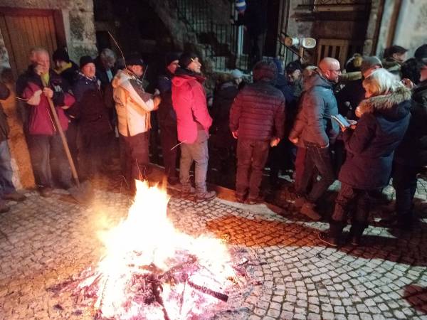 Vigilia della festa di S. Antonio Barone  con la devozione della distribuzione dei panini con la porchetta