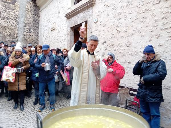 Scanno: Sant’Antonio Barone  e l’antico rito delle sagne con la ricotta