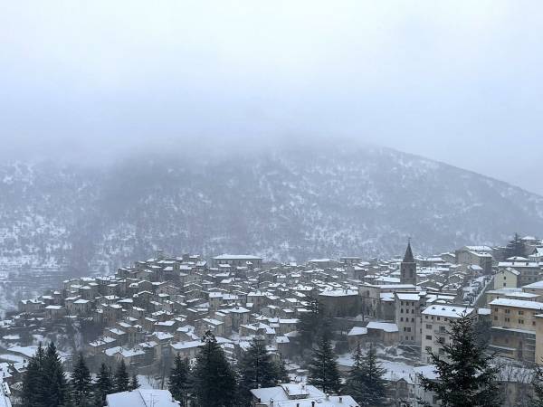 I paesi con un bianco mantello: Scanno e Villalago