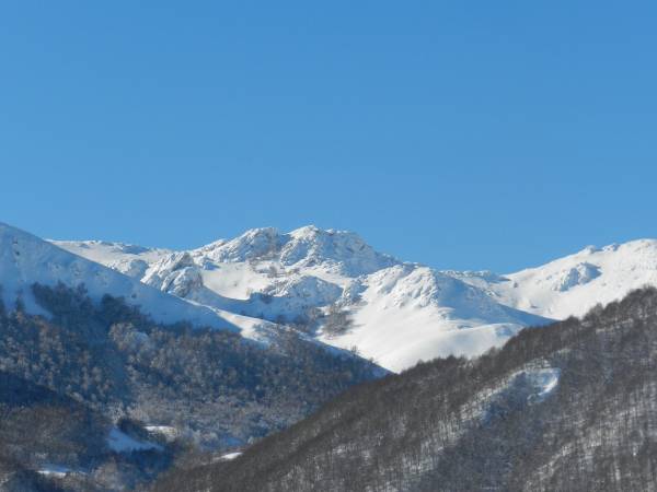 I paesi con un bianco mantello: Scanno e Villalago