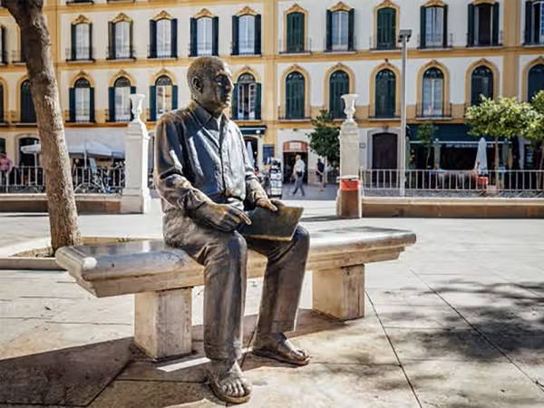 La statua del "Pastore Errante" di Scanno ha interrotto il programma della peregrinazione
