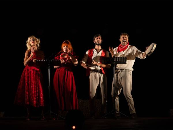 Ode al vino a "Borgo Divino": teatro e degustazioni a Pianella con Arotron
