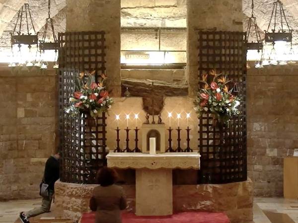 Conclusione del pellegrinaggio ad Assisi con la benedizione all’Italia e al Mondo nel segno della pace