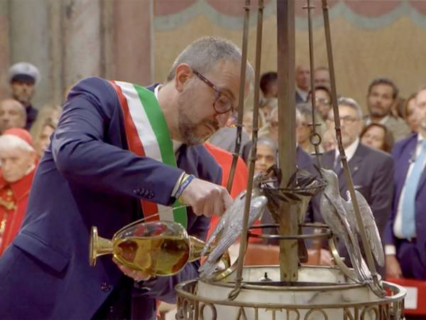 Conclusione del pellegrinaggio ad Assisi con la benedizione all’Italia e al Mondo nel segno della pace