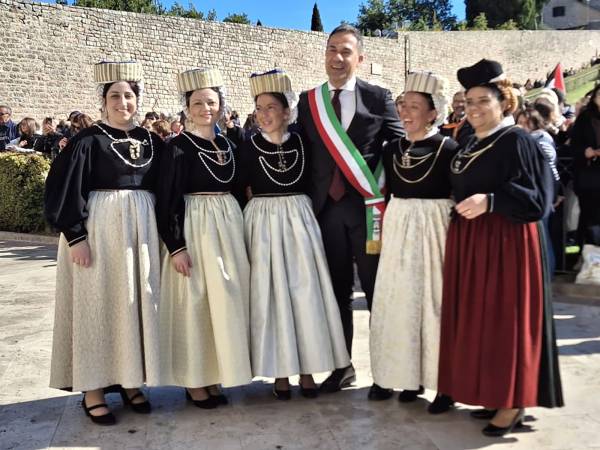 Conclusione del pellegrinaggio ad Assisi con la benedizione all’Italia e al Mondo nel segno della pace