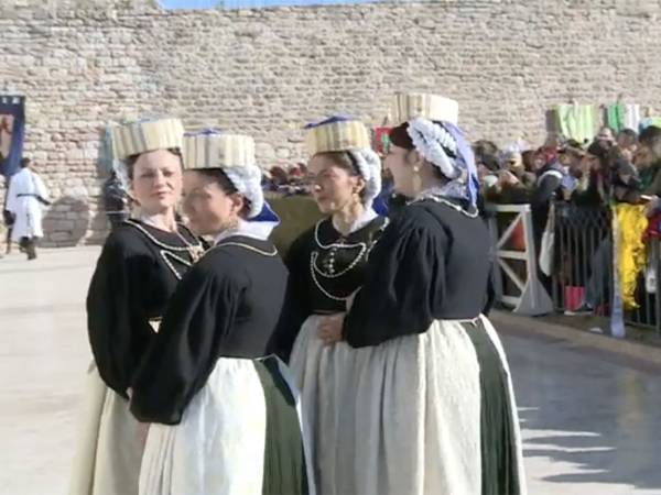 Conclusione del pellegrinaggio ad Assisi con la benedizione all’Italia e al Mondo nel segno della pace