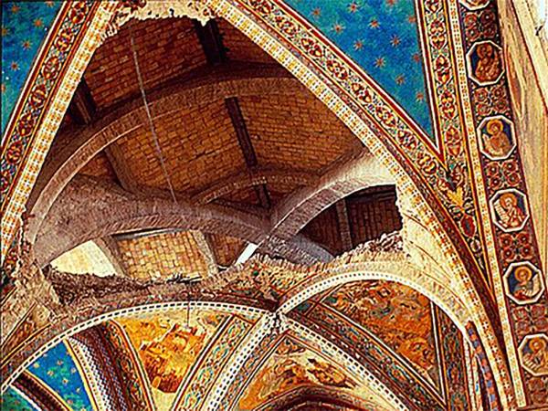 Festa di San Francesco: proiettata la vela originale di San Matteo sulla volta della Basilica di Assisi