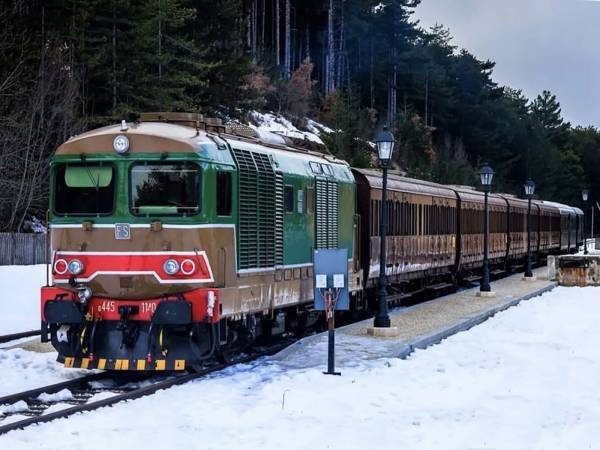 La magia natalizia della Transiberiana d’Italia riparte da Sulmona