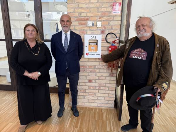 All’Aurum un nuovo defibrillatore donato dal Generale Ezio Cappa