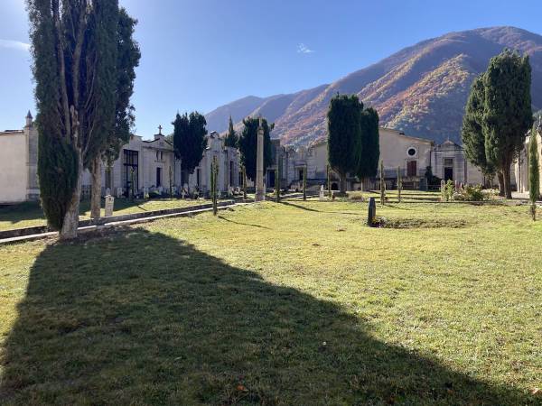 Oggi si commemorano tutti i defunti 