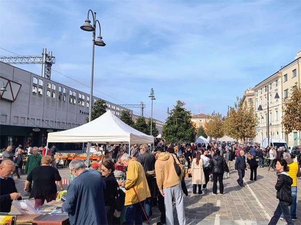 Grande successo per il Mercantico nella nuova location di Porta Nuova a Pescara