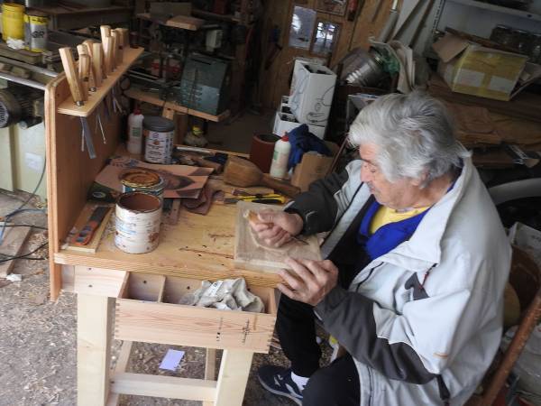 Francesco Ciccotti (Ciccio), intagliatore del legno è tornato al banco di lavoro