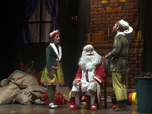 NATALE A TEATRO CON LA COMPAGNIA TEATRALE FANTACADABRA