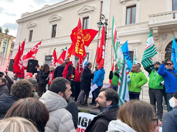 Vertenza Valle Peligna, Pd: “Grazie ai sindacati. Subito un tavolo permanente in Regione e uno al Ministero"