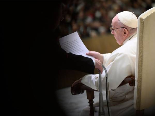 Auguri di pronta guarigione a Papa Francesco