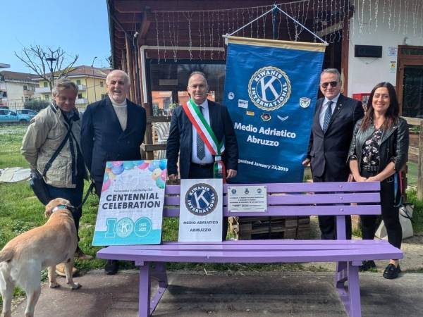 Montesilvano inaugura la prima panchina lilla: un simbolo di speranza contro i Disturbi del Comportamento Alimentare