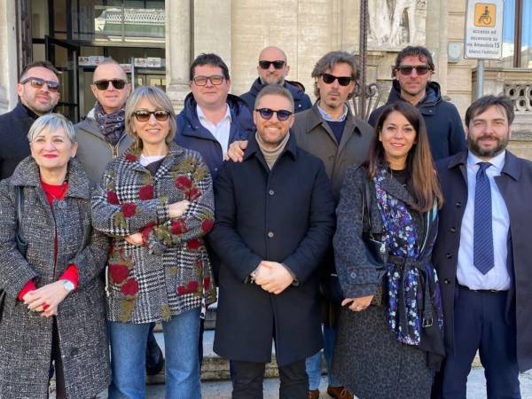 Un sit-in di protesta a difesa dei tribunali minori abruzzesi