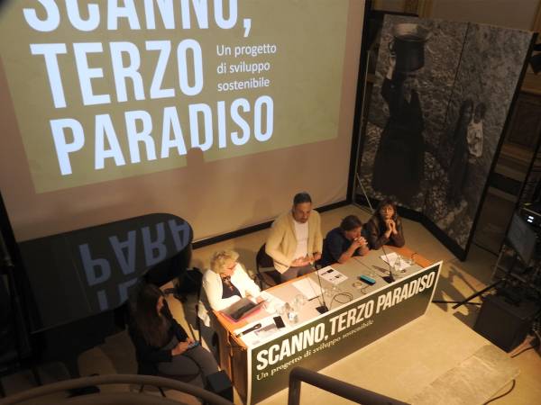 A SCANNO IL “TERZO PARADISO” DI PISTOLETTO