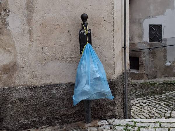 NUOVI DEPOSITI DEI SACCHETTI DELL’IMMONDIZIA A SCANNO?