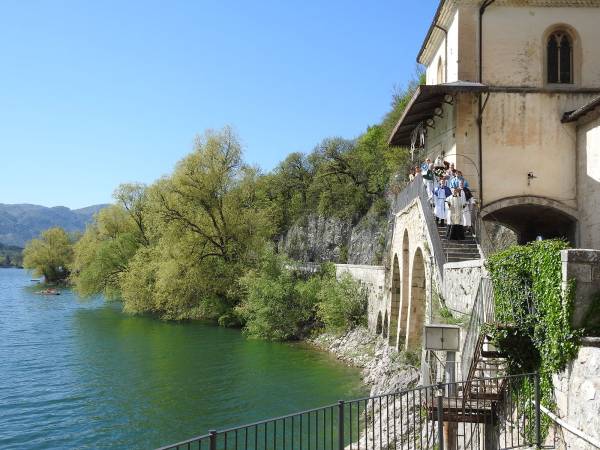 MAGGIO CON LA MADONNINA A SCANNO