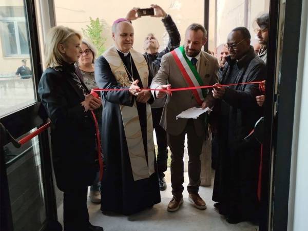"SINERGIA CARITAS-HORIZON, SEGNO CONCRETO DI UNA COMUNITA' CHE SI PRENDE CURA"