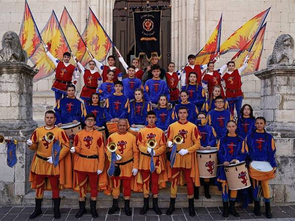 L’Aquila celebra i 30 anni dell’Associazione Gruppo Sbandieratori