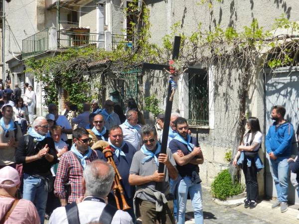 In quindicimila a Cocullo per la festa di San Domenico