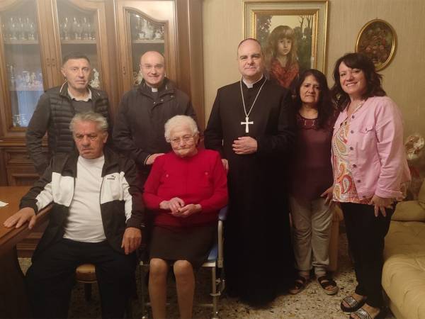 𝐕𝐢𝐬𝐢𝐭𝐚 𝐏𝐚𝐬𝐭𝐨𝐫𝐚𝐥𝐞 ad Anversa degli Abruzzi: una giornata intensa di incontri con la popolazione