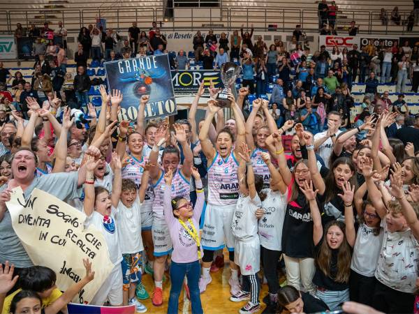Il presidente del CONI Abruzzo celebra il trionfo delle ARAN Cucine Panthers Roseto