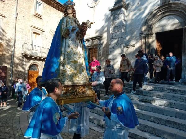 La chiesa della Madonna delle Grazie a Scanno ha riaperto le sue porte