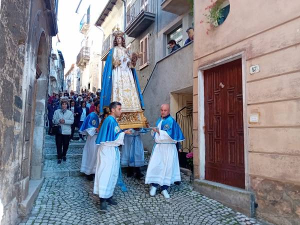La chiesa della Madonna delle Grazie a Scanno ha riaperto le sue porte