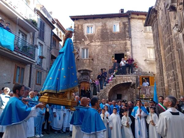 La chiesa della Madonna delle Grazie a Scanno ha riaperto le sue porte