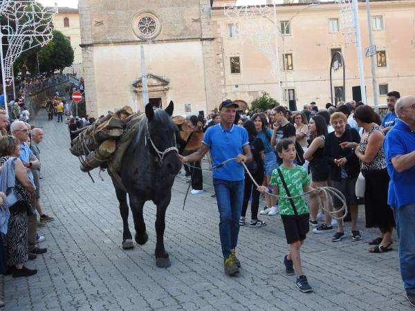SONO STATI IERI I CAVALLI E I MULI I PROTAGONISTI DELLA FESTA DI SANT’ANTONIO A SCANNO