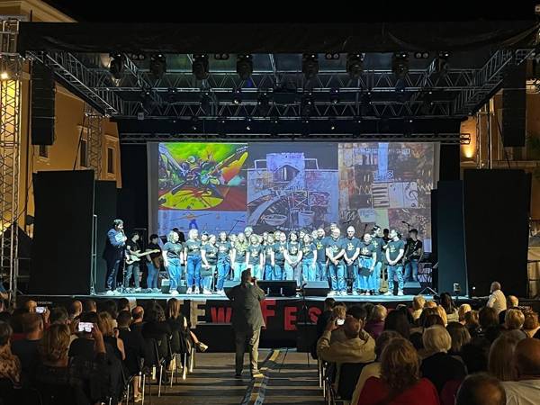 EXTE – Extemporamnia 2025: un successo di arte, pubblico e colori per la città di Teramo