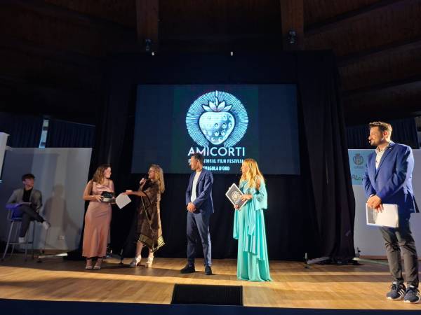AmiCorti, premi alla carriera a Loach, Haggis, Afineevsky e 11 Fragole d'oro