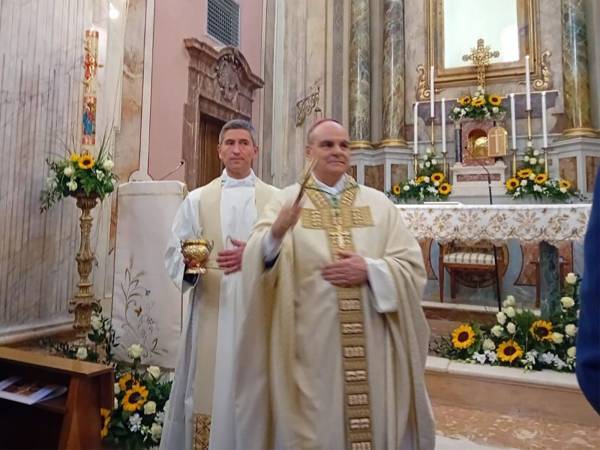 Presieduta da S.E. Mons. Michele Fusco la celebrazione eucaristica per la riapertura al culto della Chiesa della Madonna delle Grazie in Scanno