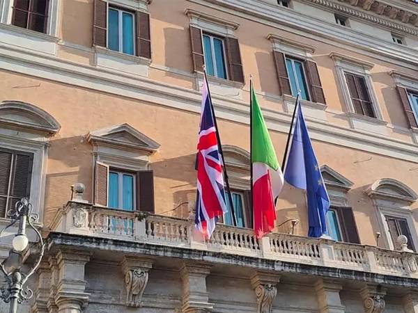 Resta il taglio dei vitalizi per 800 ex deputati