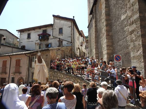 Fede, tradizione e partecipazione nella festa della Madonna del Carmine a Scanno