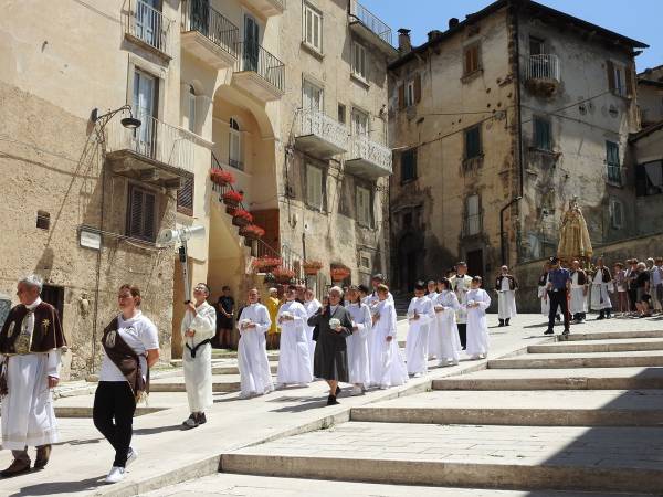 Fede, tradizione e partecipazione nella festa della Madonna del Carmine a Scanno