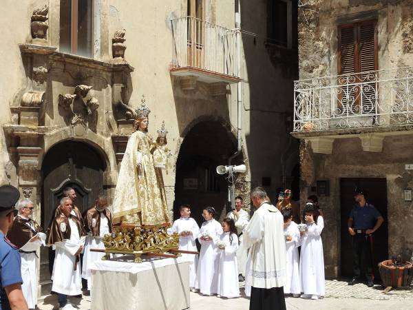 Fede, tradizione e partecipazione nella festa della Madonna del Carmine a Scanno