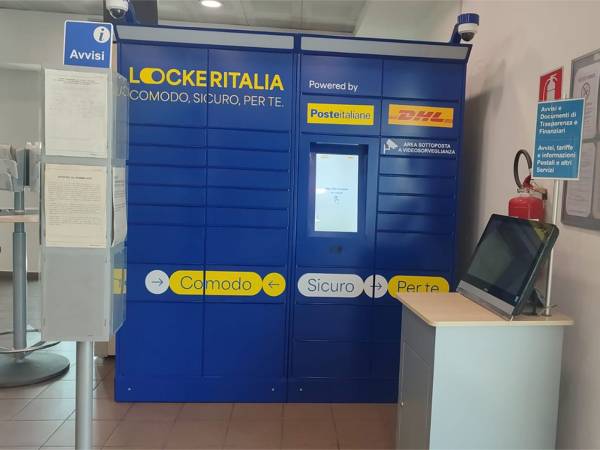 SULMONA: ALLE POSTE DI PIAZZA BRIGATA MAIELLA UN “LOCKER” PER IL RITIRO E LA SPEDIZIONE AUTOMATICA DEI PACCHI