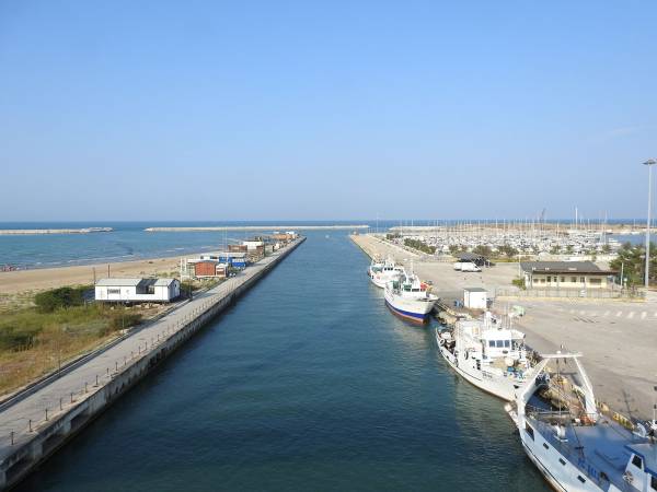 Festa di Sant'Andrea, il sindaco di Pescara aderisce alla protesta della marineria
