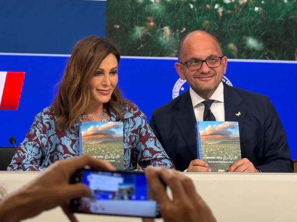Il Ministro Santanchè presenta la guida “I cammini della rinascita”