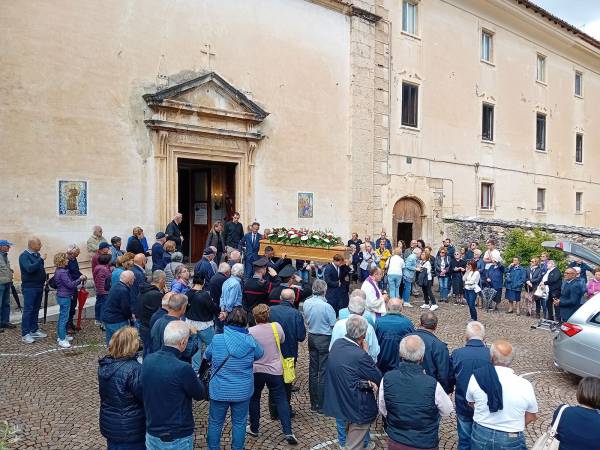 Lutto a Scanno L’ultimo saluto a Patrizia